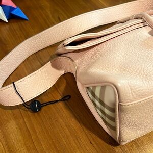 Burberry shoulder bag, pink, pebble leather